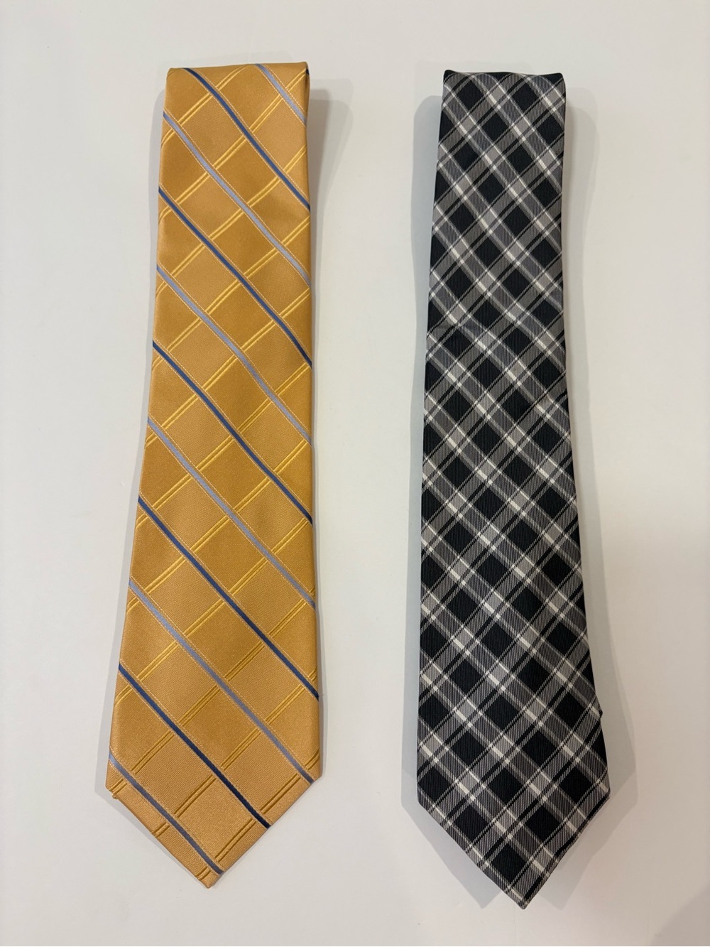 Michael Kors Gold and Black Plaid Men's Tie Set 100% Silk